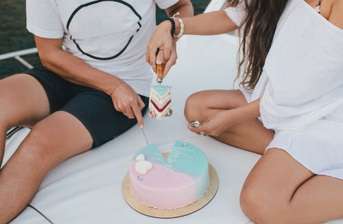 15 Gender Reveal Cakes to Share Your Sweet News